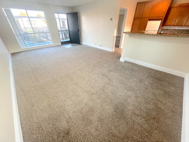 Photo - 931 W 19th St Unit 31