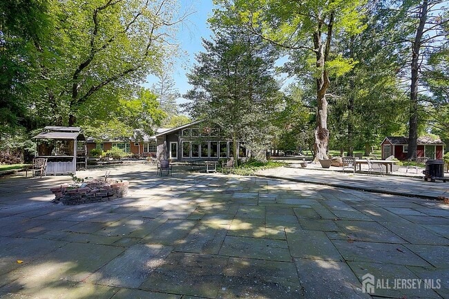 Photo - 269 Raymond Rd