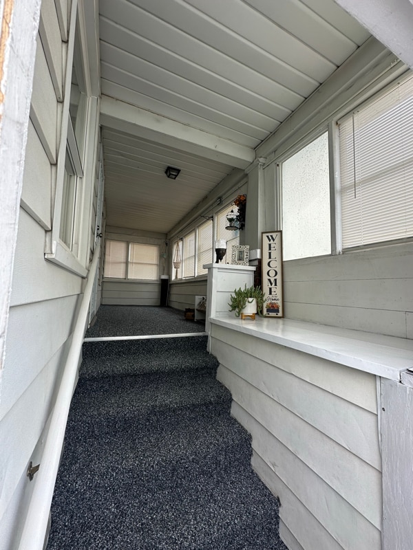 Photo - 318 157th St