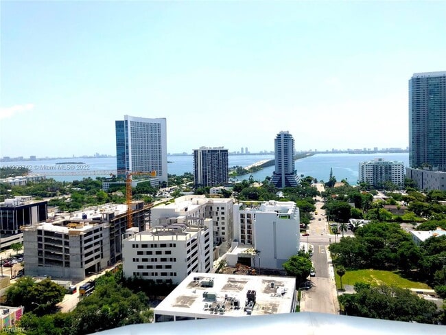 Photo - 2 br, 2 bath Condo - 101 NE 34th St Luxury...