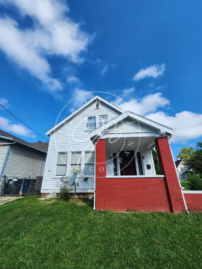 Building Photo - Large 3 bed with over 1600 sq. ft! Rental