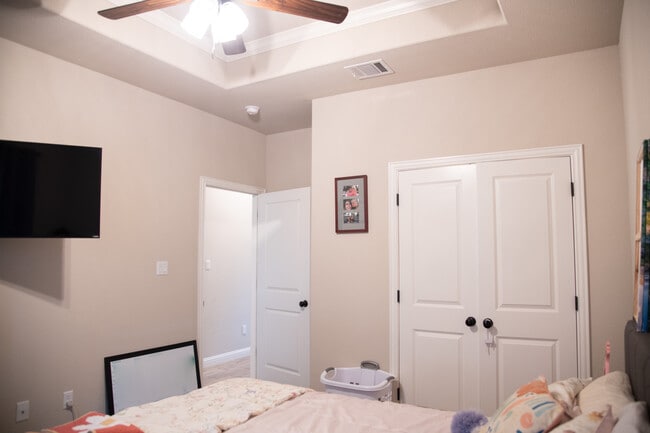 Building Photo - 209 Harp Ave Rental