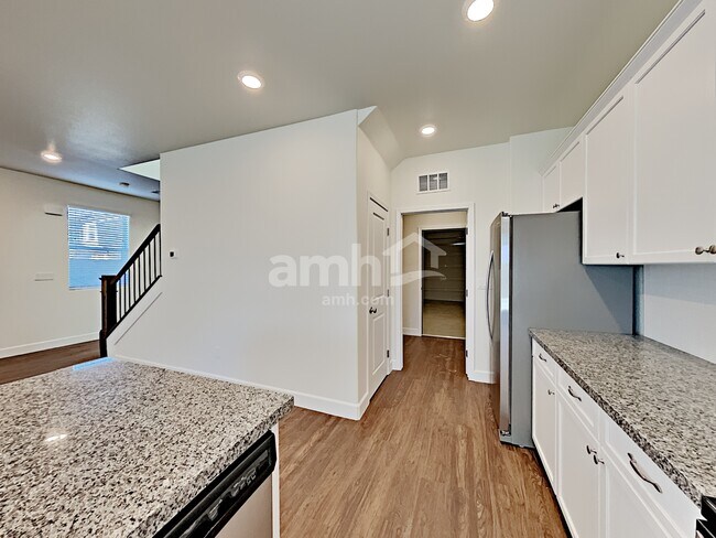Photo - 1525 Garden Swing Ave