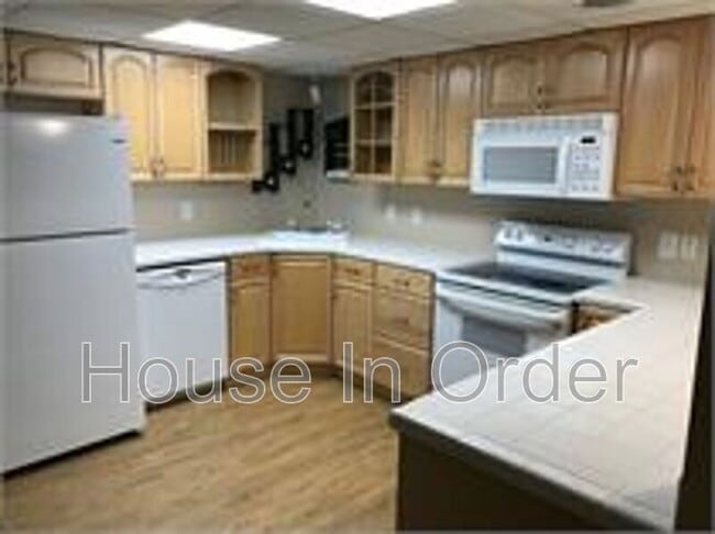 Photo - 12 Looking Glass Ln