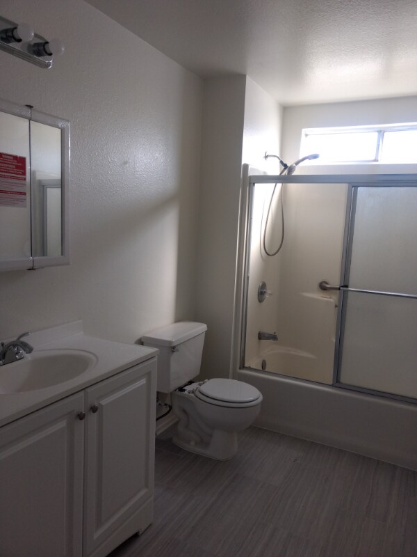 Photo - 10440 Baker Rd