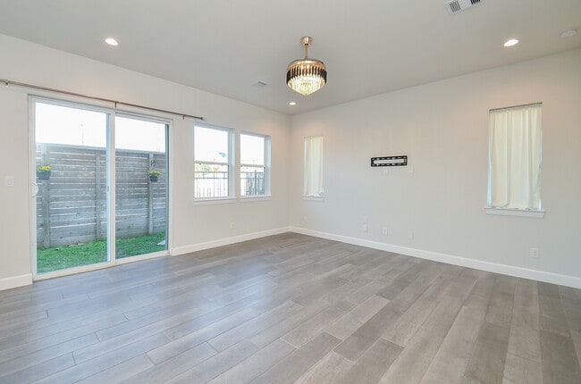 Photo - 9577 Neuens Rd