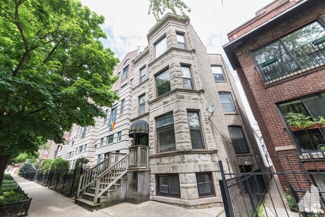 Building Photo - 854 W Buckingham Pl Unit 2R Rental