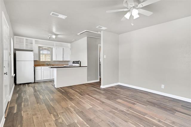 Photo - 6781 Half Main St