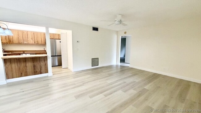 4877 Sable Pine Cir Unidad D2