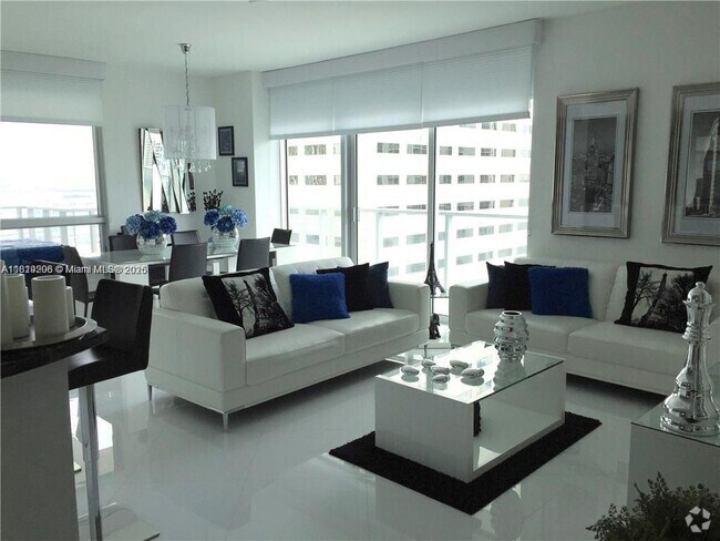 Building Photo - 300 S Biscayne Blvd Unit 2516 Rental