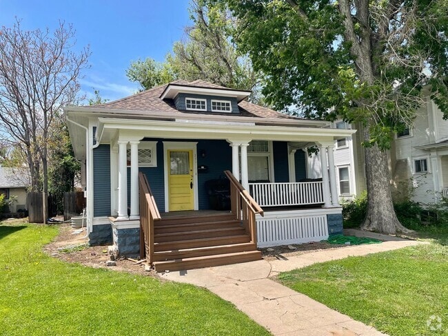 Building Photo - Move-In Special! Half Off First Month’s Rent! Rental
