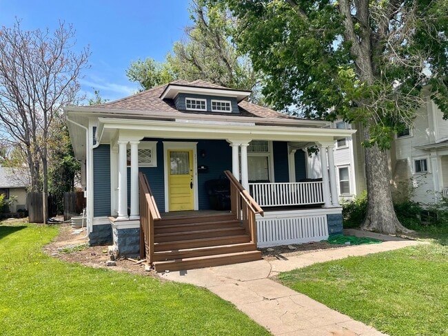 AVAILABLE NOW! Move-In Special! Half Off F... - AVAILABLE NOW! Move-In Special! Half Off F... House