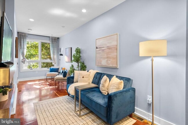 Photo - 747 Morton St NW Unit 1