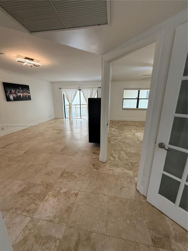 Photo - 8290 Lake Dr Unidad 214