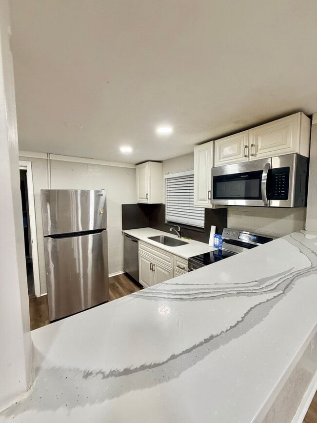 Photo - Super Cute 3/1 Walking Distance to High School and Downtown!