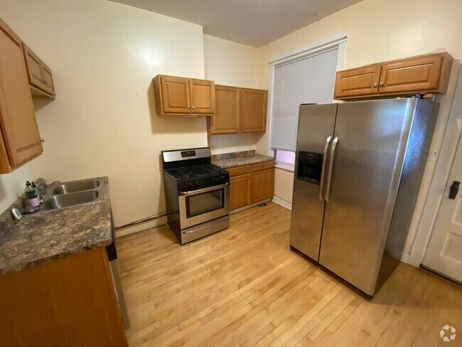 Building Photo - 2960 N Lincoln Ave Rental
