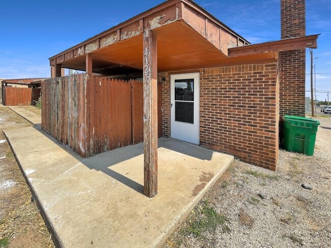 Building Photo - 4125-4131 North Grimes Street Unit 4127