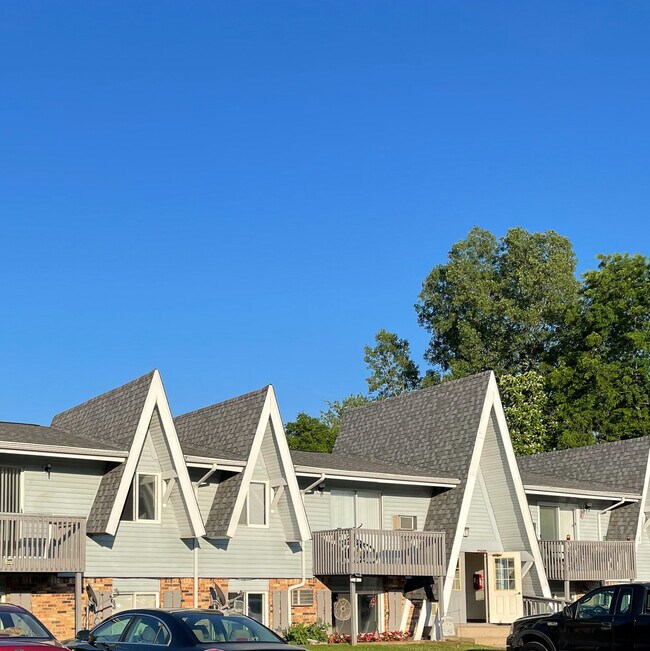 Photo - Byron Manor Apartments