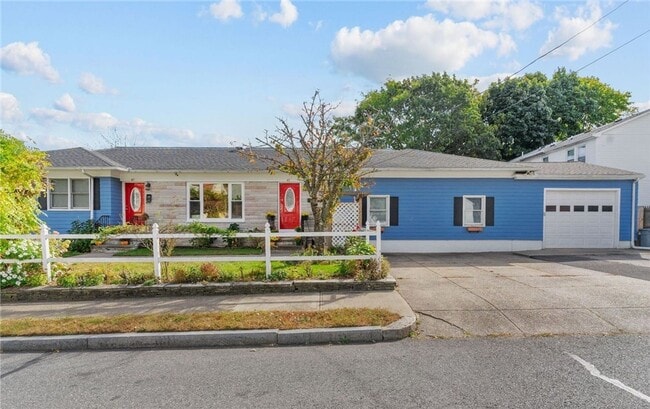 Building Photo - 45-47 Clym Street Unit 45 Clym Street