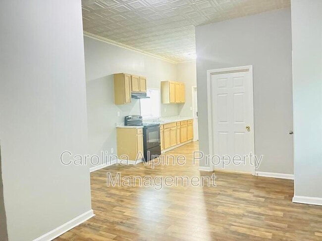 Photo - 401 S Gray St