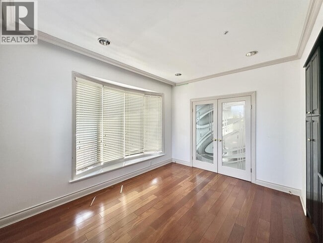 Photo - 883 W 52nd Ave