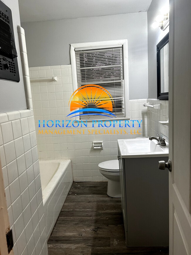 Photo - 4604 Lakeview Dr NW