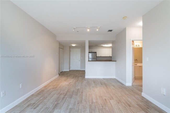 Photo - 2280 SW 32nd Ave Unit 607