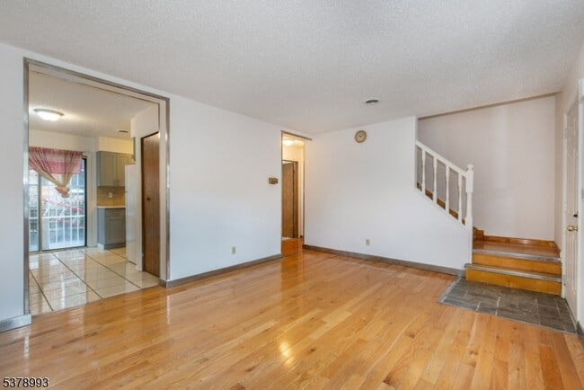 Building Photo - 553 Ocean Ave Rental