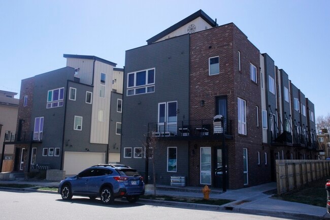 Photo - 1957 Eaton St