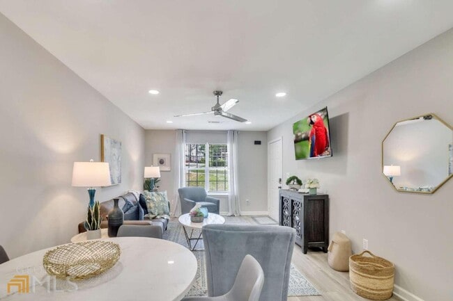 Photo - 1738 Spring Rd SW