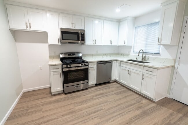 Photo - 5235 Kester Ave