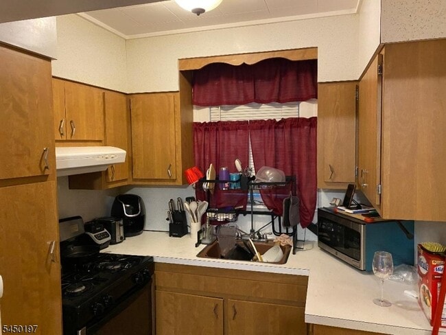 12 Campbell Ave