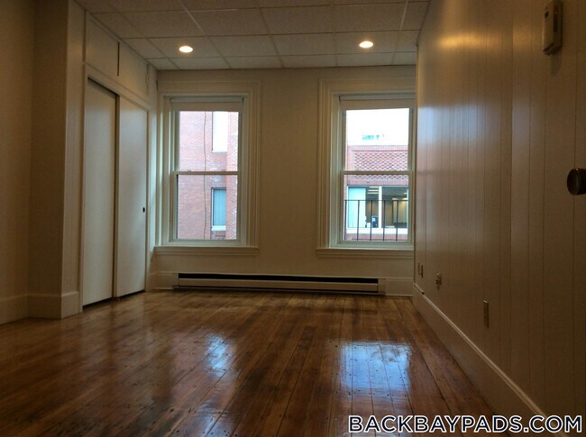 272 Newbury St Unit 9