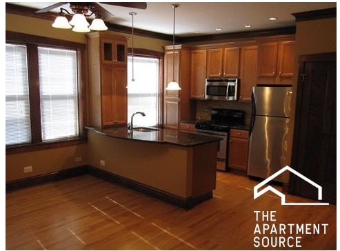 Building Photo - 3515 W Argyle St Unit 3