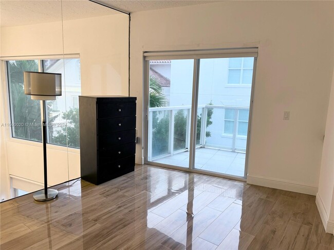 Photo - 1528 Brickell Ave Condo Unit 105