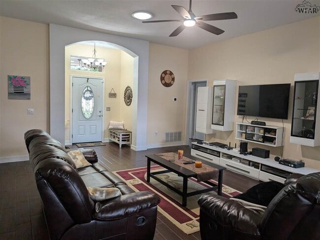 Photo - 5105 Carlene Dr