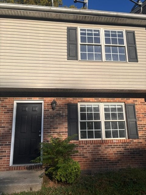 Building Photo - 1136 Rives Rd Unit 5