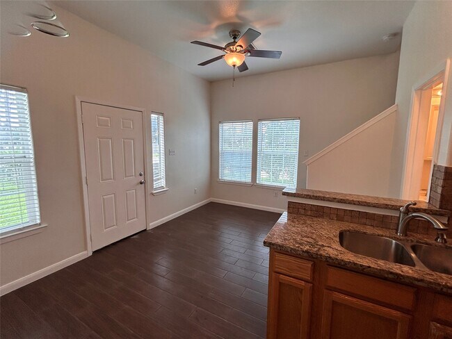 Photo - 6837 Larkstone St Unidad A