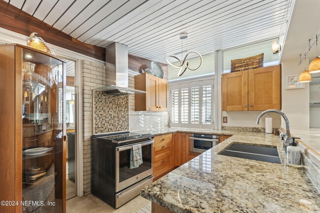 Photo - 2337 Seminole Rd Unit C