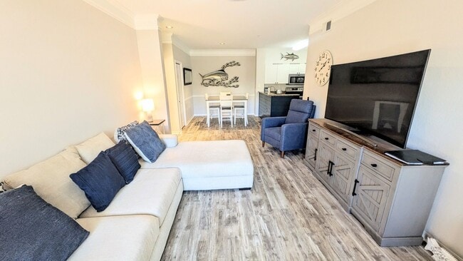 Photo - 6-12 month TURNKEY FURNISHED GOUNG FLOOR 2/2 CONDO