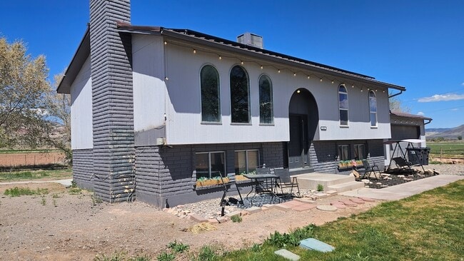 Building Photo - 1561 N Mink Farm Rd