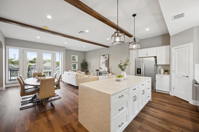 Photo - 3102 Eunice St