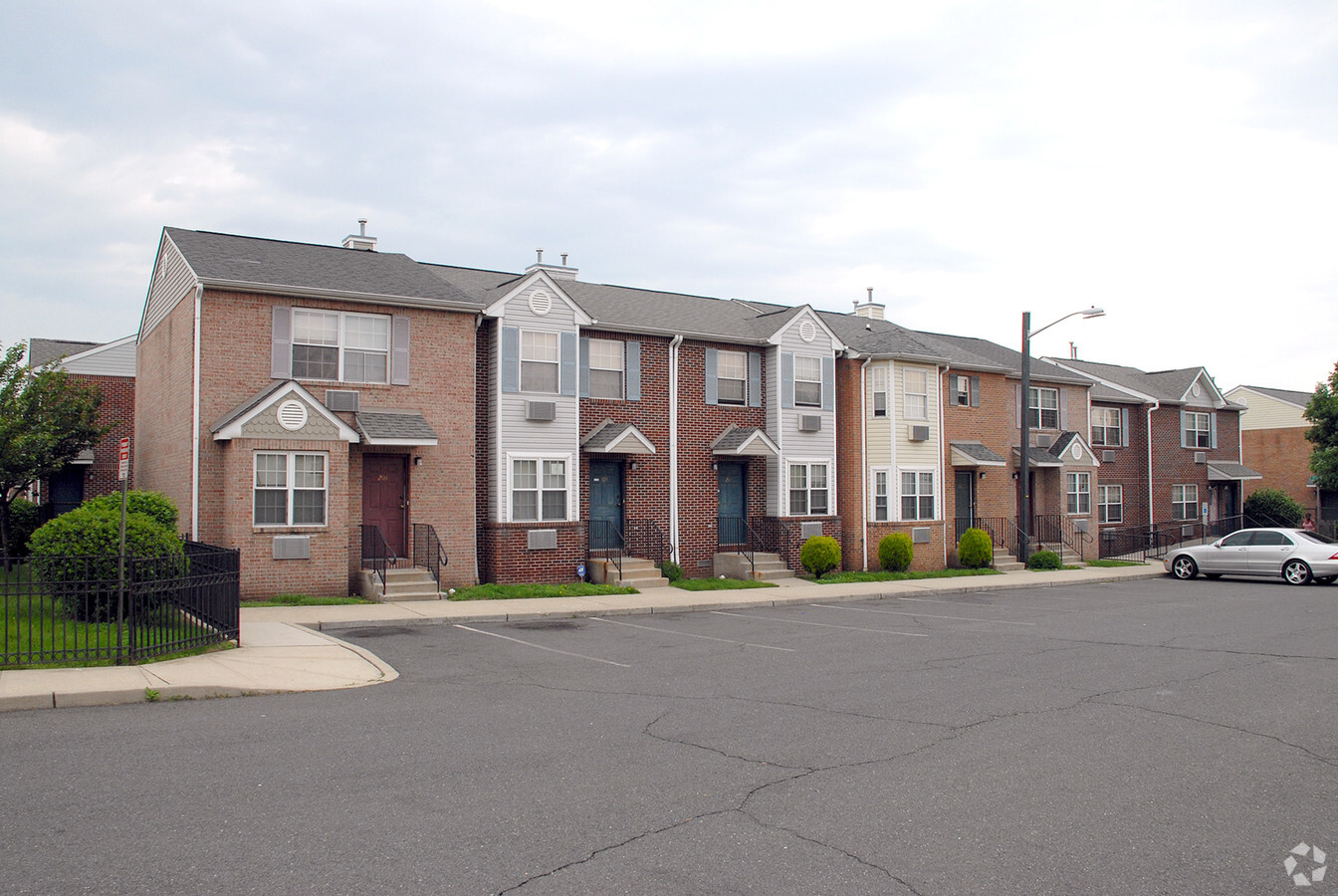 Wynona Lipman Gardens - Wynona Lipman Gardens Apartments