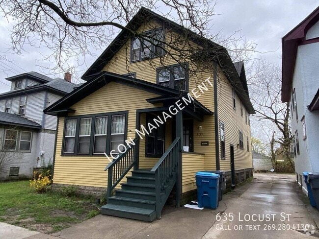 Building Photo - 635 Locust St Rental