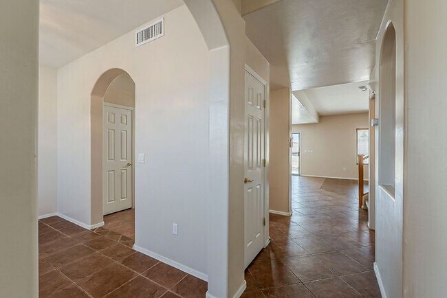 Photo - Pet-Friendly 4 Bedroom Rental in Tucson wi...