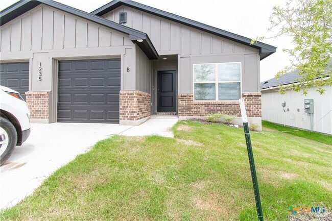 Building Photo - 1235 Concord Dr Rental
