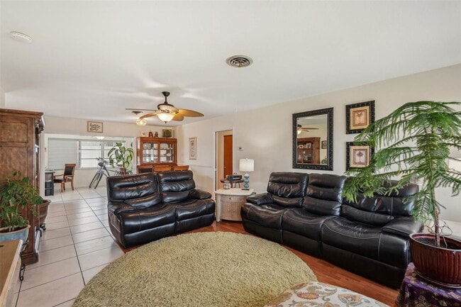 Photo - 1190 Jamaica Rd