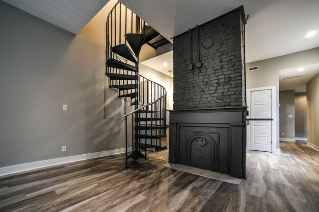 Photo - 625 Barret Ave