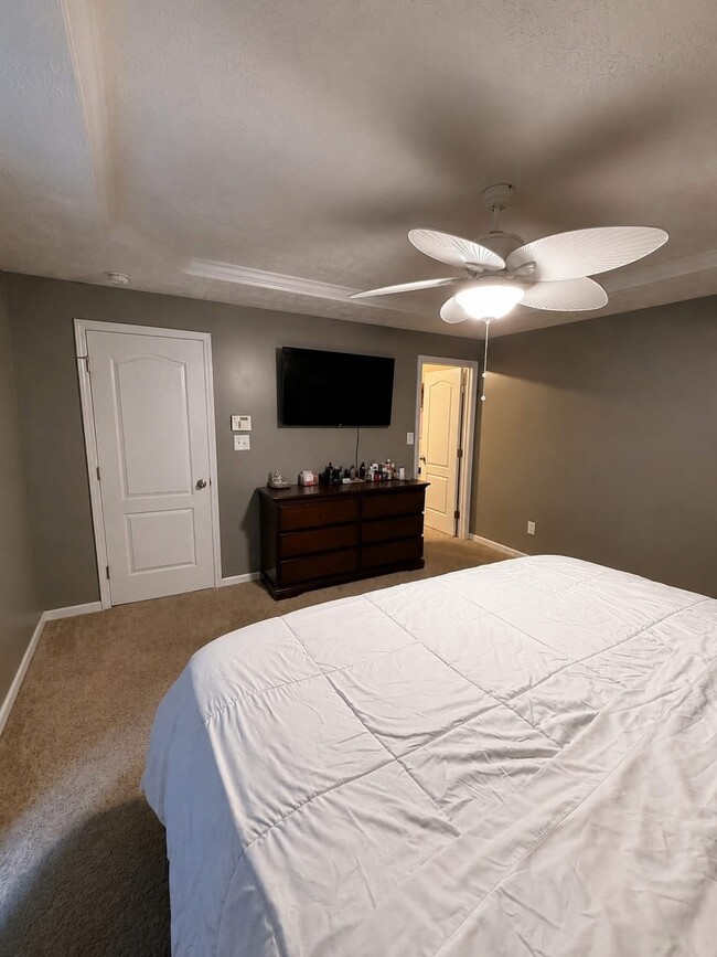 Photo - 335 Chamberlin Boulevard