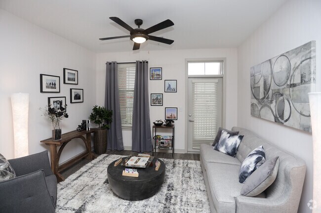2BR, 2BA - 1001 SF